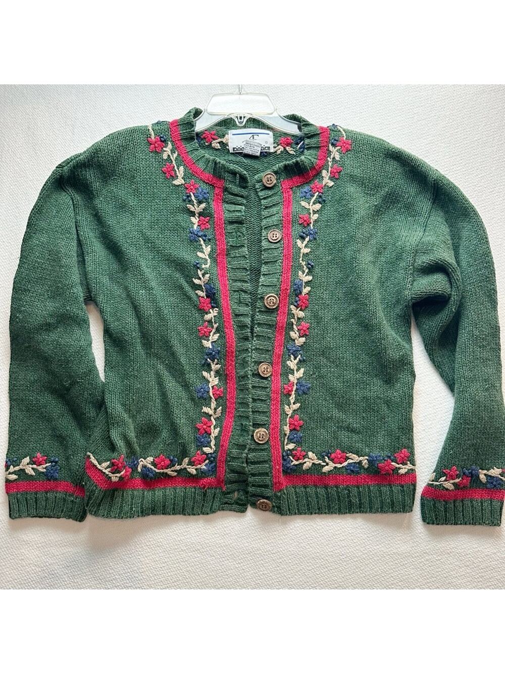 Charming Green Cardigan with Floral Accents